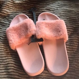 PINK FURRY SLIPPERS